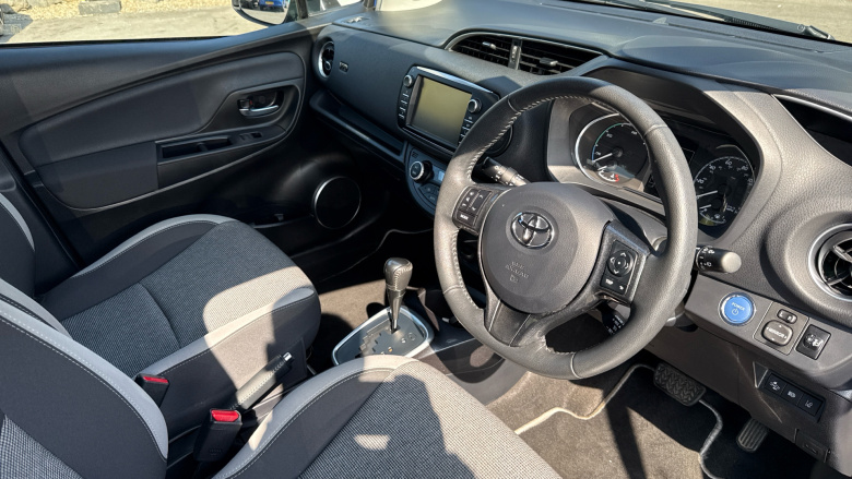 Toyota Yaris 1.5 Hybrid Y20 5dr CVT [Bi-tone] Hybrid Hatchback